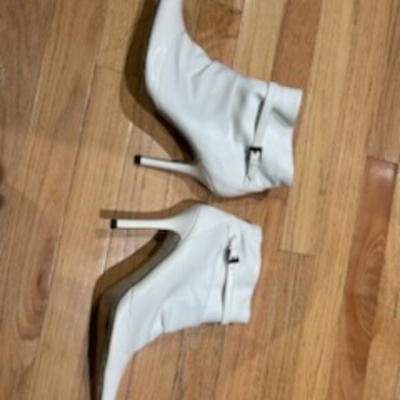 Women's High Heel White Boots - Picture 5 of 9